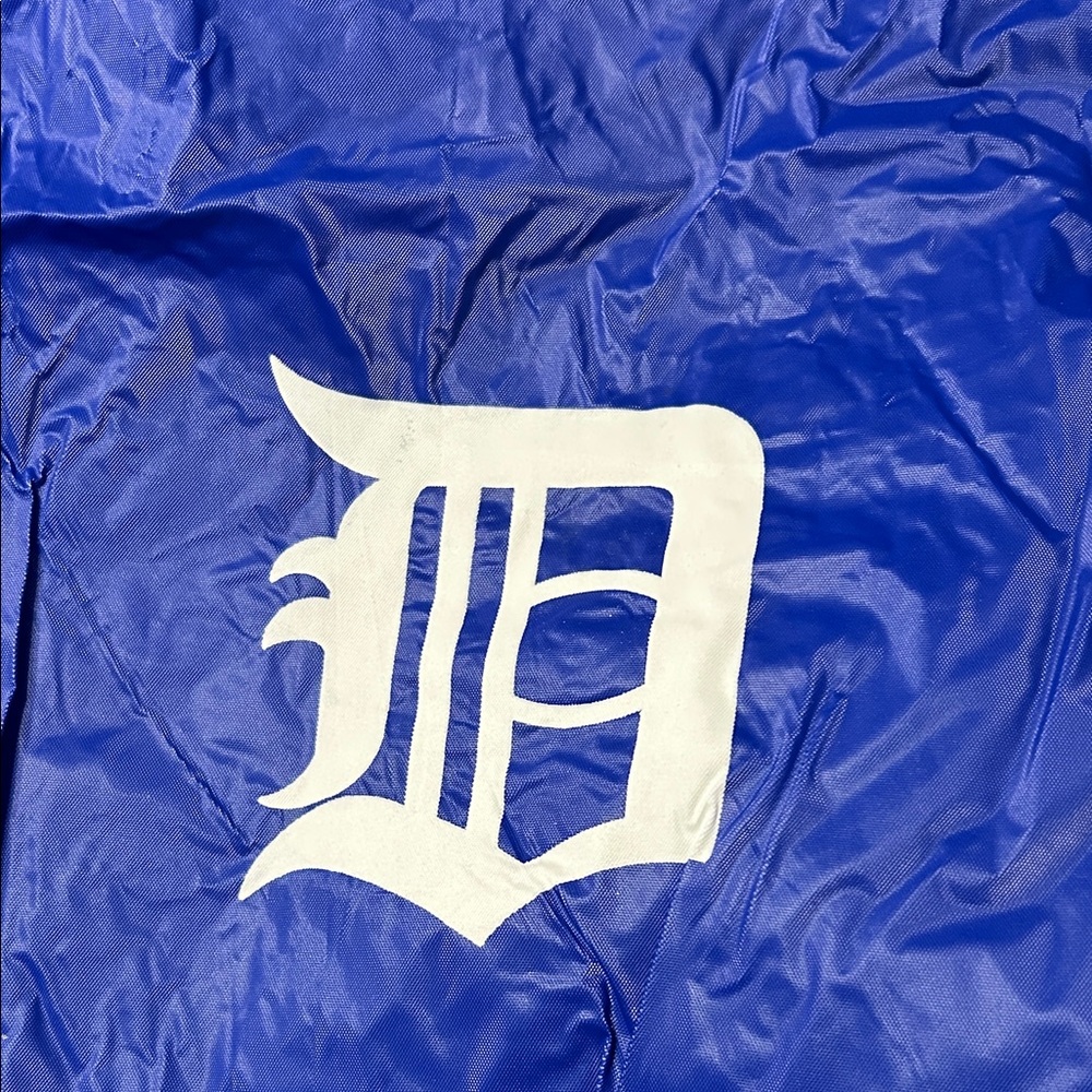 Detroit Tigers Blue plastic poncho - Picture 4 of 8